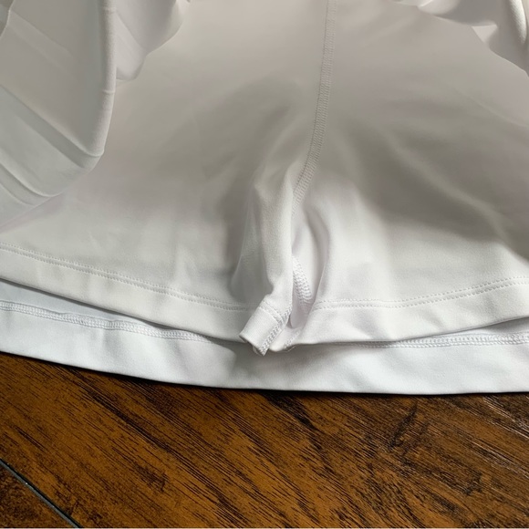 NWT SLAZENGER Women's Tech Pleated White 15" Golf Skort. - Picture 10 of 11